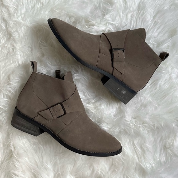 Eileen Fisher Shoes - EILEEN FISHER 10 Savoy Nubuck Suede Buckle Ankle Bootie in Cement • Gray Taupe